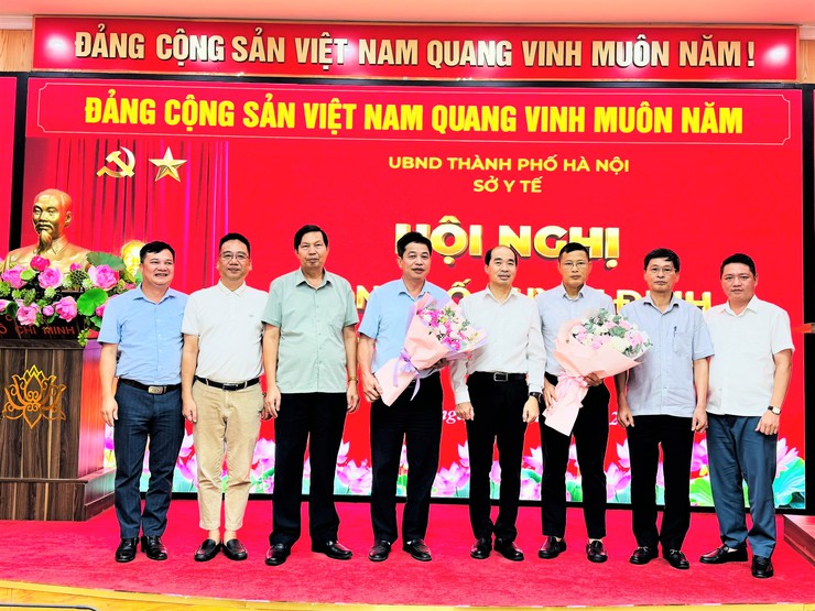 Sở Y tế Hà Nội tổ chức hội nghị công bố quyết định về công tác cán bộ- Ảnh 1.