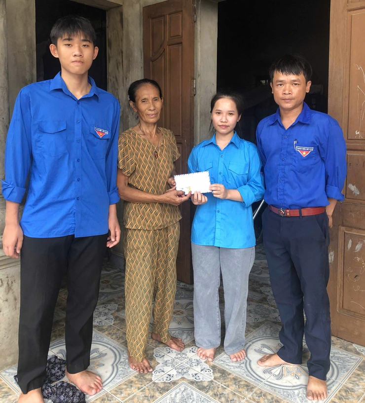 LAN TỎA NGHĨA TÌNH – CHUNG TAY GIÚP ĐỠ GIA ĐÌNH GẶP NẠN TẠI THÔN PHÙ LƯU HẠ, XÃ HOÀ XÁ- Ảnh 3.