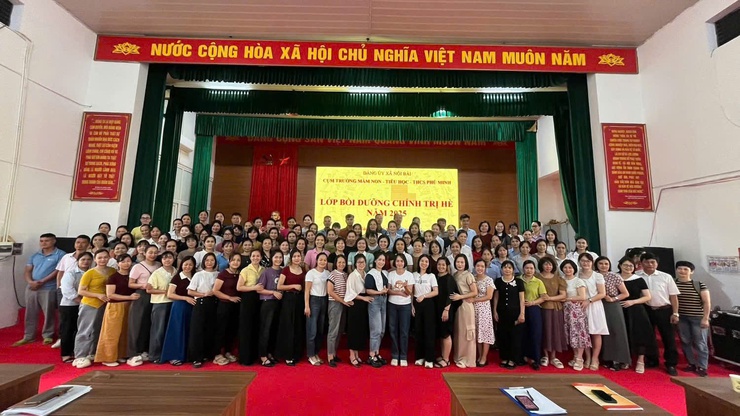 Bồi dưỡng chính trị hè đối với đội ngũ cán bộ quản lý giáo dục, giáo viên, nhân viên các trường Mầm non, Tiểu học, THCS Phú Minh- Ảnh 4.