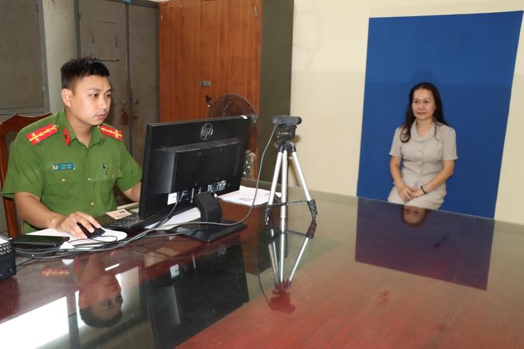 Xã Phú Xuyên tích cực hoàn thành kế hoạch cấp đổi thẻ Đảng viên- Ảnh 2.