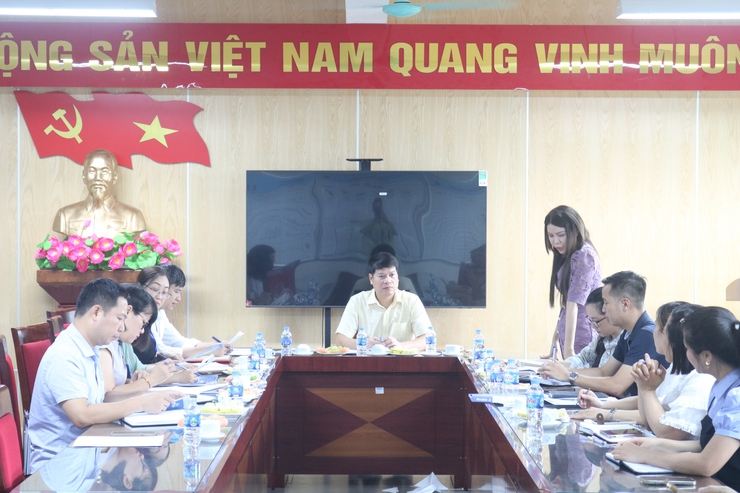 UBND phường Tây Mỗ làm việc với các trường học trên địa bàn nhằm tháo gỡ khó khăn trước thềm năm học mới- Ảnh 2.