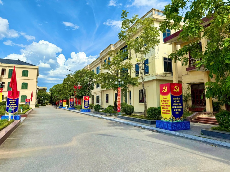 Xã Hoài Đức: Không khí chào mừng đại hội đảng bộ rộn ràng trên khắp các nẻo đường, tạo khí thế phấn khởi trong lòng nhân dân- Ảnh 4.