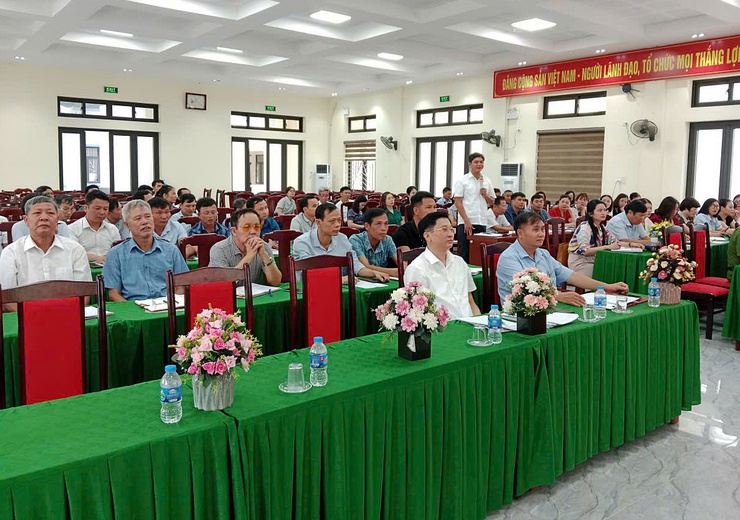 Xuân Mai quán triệt, triển khai thực hiện việc đổi thẻ đảng viên- Ảnh 3.
