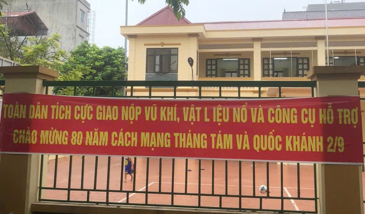 Công an xã Bát Tràng đẩy mạnh tuyên truyền, vận động thu hồi vũ khí, vật liệu nổ, công cụ hỗ trợ- Ảnh 2.
