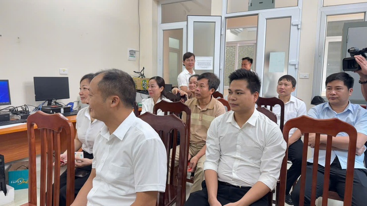 ĐẢNG ỦY XÃ TAM HƯNG TRIỂN KHAI CÔNG TÁC ĐỔI THẺ ĐẢNG VIÊN THEO CHỈ ĐẠO CỦA THÀNH ỦY HÀ NỘI- Ảnh 7.