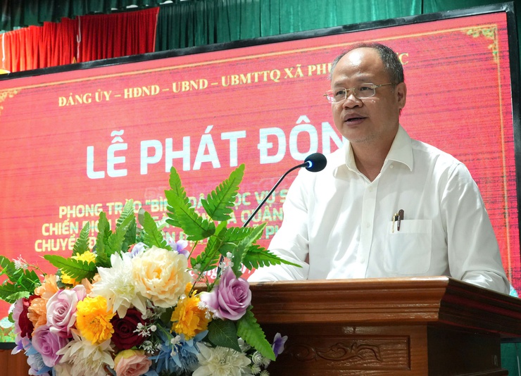 Phát động phong trào “Bình dân học vụ số” và triển khai chiến dịch “45 ngày đêm ra quân hỗ trợ hoạt động chuyển đổi số”  trên địa bàn xã- Ảnh 2.