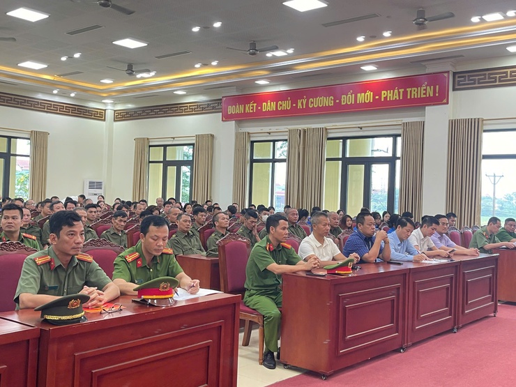 UBND XÃ VĨNH THANH TỔ CHỨC LỄ RA QUÂN ĐẢM BẢO TRẬT TỰ ĐÔ THỊ, TRẬT TỰ CÔNG CỘNG, PHÒNG CHỐNG TỘI PHẠM, ĐẢM BẢO AN NINH, AN TOÀN ĐẠI HỘI ĐẢNG CÁC CẤP- Ảnh 2.