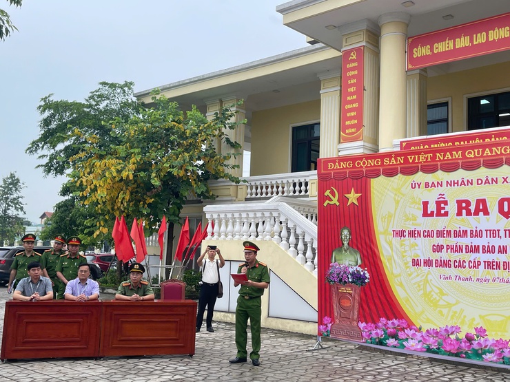 UBND XÃ VĨNH THANH TỔ CHỨC LỄ RA QUÂN ĐẢM BẢO TRẬT TỰ ĐÔ THỊ, TRẬT TỰ CÔNG CỘNG, PHÒNG CHỐNG TỘI PHẠM, ĐẢM BẢO AN NINH, AN TOÀN ĐẠI HỘI ĐẢNG CÁC CẤP- Ảnh 5.