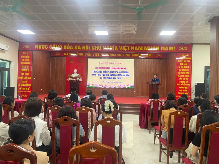 Xã Vĩnh Thanh tổ chức Lớp bồi dưỡng, tập huấn lý luận chính trị hè năm 2025 cho đội ngũ cán bộ quản lý giáo dục, giáo viên.- Ảnh 3.