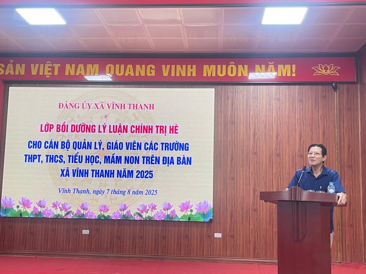 Xã Vĩnh Thanh tổ chức Lớp bồi dưỡng, tập huấn lý luận chính trị hè năm 2025 cho đội ngũ cán bộ quản lý giáo dục, giáo viên.- Ảnh 4.