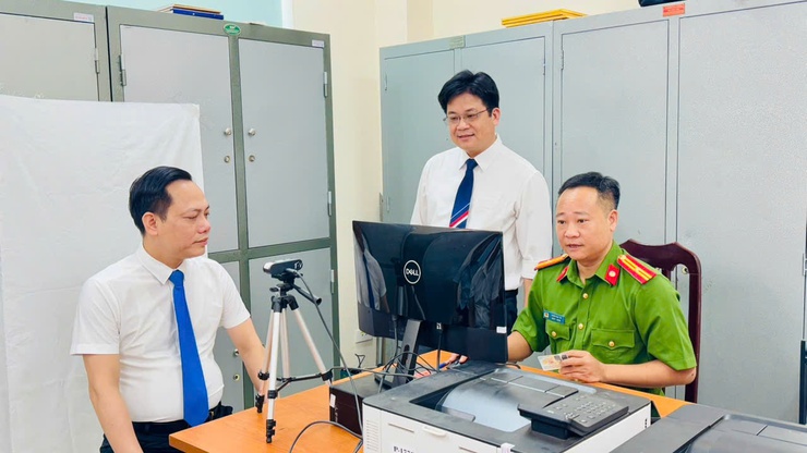 ĐẢNG ỦY XÃ TAM HƯNG TRIỂN KHAI CÔNG TÁC ĐỔI THẺ ĐẢNG VIÊN THEO CHỈ ĐẠO CỦA THÀNH ỦY HÀ NỘI- Ảnh 3.