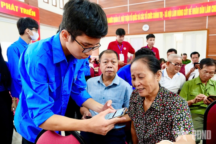 Quyết tâm không để ai bị bỏ lại phía sau trong hành trình chuyển đổi số- Ảnh 3.