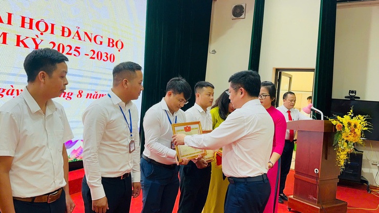 Đảng bộ xã Thiên Lộc tổ chức Hội nghị tổng kết công tác tổ chức Đại hội Đảng bộ xã lần thứ I, nhiệm kỳ 2025 - 2030- Ảnh 13.