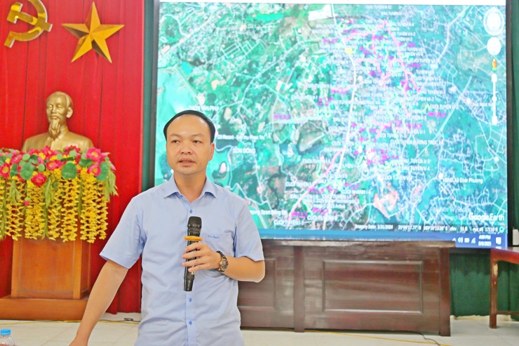 Triển khai dự án Cải tạo, nâng cấp đường, rãnh thoát nước trên địa bàn xã Sơn Đông (nay thuộc địa bàn xã Đoài Phương)- Ảnh 2.
