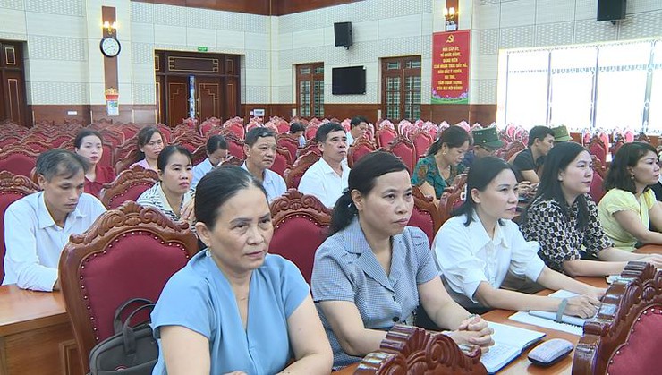 Xã Phúc Thọ phát động Phong trào "Bình dân học vụ số" và triển khai Chiến dịch "45 ngày đêm ra quân hỗ trợ hoạt động chuyển đổi số"- Ảnh 4.