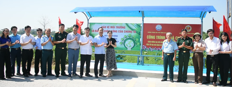 KHỞI CÔNG XÂY DỰNG NHÀ “ĐẠI ĐOÀN KẾT” TẠI THÔN DŨNG CẢM VÀ GẮN BIỂN CÁC CÔNG TRÌNH CHÀO MỪNG ĐẠI HỘI ĐẢNG.- Ảnh 6.