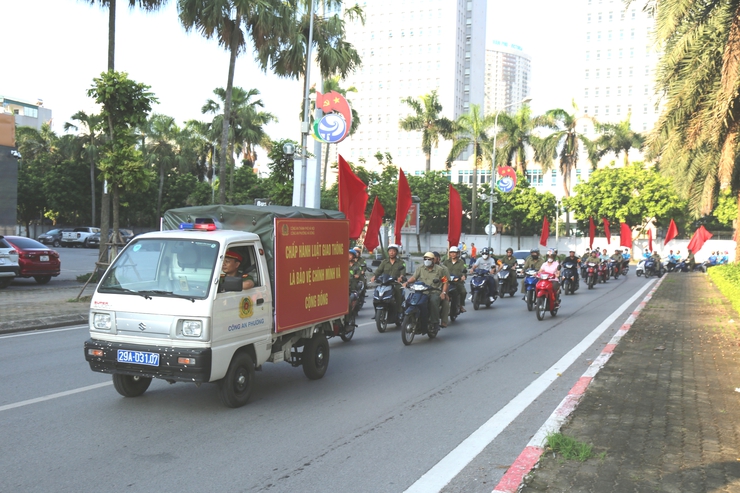 Chủ tịch UBND Thành phố Hà Nội ra Công điện yêu cầu tăng cường giữ gìn trật tự đô thị đảm bảo vệ sinh môi trường- Ảnh 1.