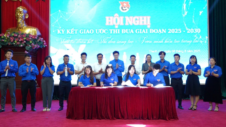 Ký kết giao ước thi đua giữa Đoàn Thanh niên xã Thanh Oai – Tam Hưng – Bình Minh – Dân Hòa- Ảnh 1.