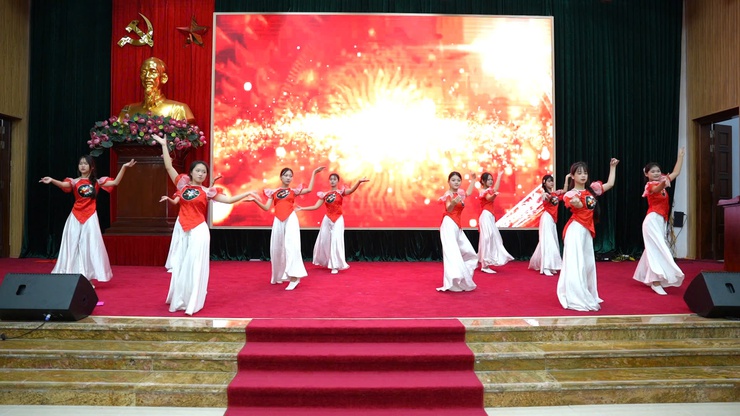 Diễn đàn "Đảng với Thanh niên – Thanh niên với Đảng" - Lan tỏa tinh thần tiên phong của tuổi trẻ Thanh Oai- Ảnh 1.