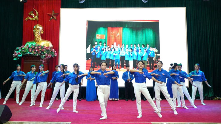 Diễn đàn "Đảng với Thanh niên – Thanh niên với Đảng" - Lan tỏa tinh thần tiên phong của tuổi trẻ Thanh Oai- Ảnh 2.