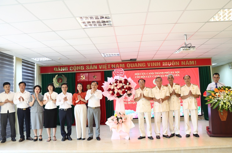 Lễ Công bố Quyết định thành lập chi Hội Cựu Công an nhân dân xã Phú Xuyên- Ảnh 1.