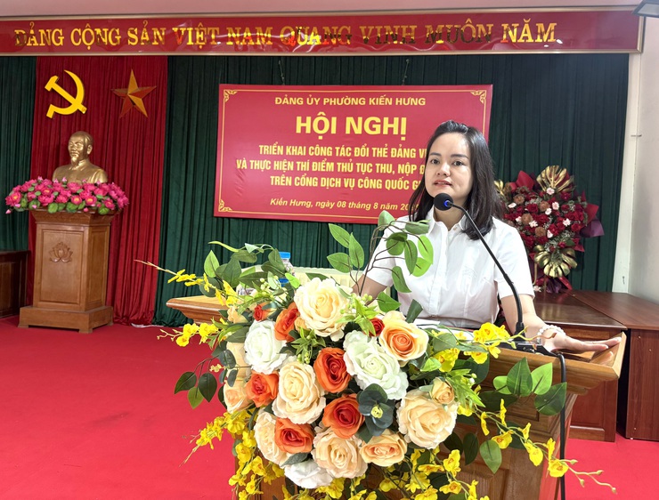 Phường Kiến Hưng triển khai công tác đổi thẻ đảng viên và thí điểm thủ tục thu, nộp đảng phí trên cổng dịch vụ công quốc gia- Ảnh 2.