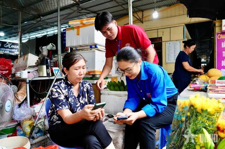 Quyết tâm không để ai bị bỏ lại phía sau trong hành trình chuyển đổi số- Ảnh 4.