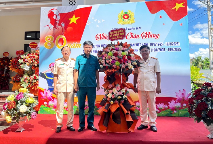 Xuân Mai tổ chức lễ kỷ niệm 80 năm Ngày truyền thống Công an nhân dân Việt Nam, 20 năm Ngày hội toàn dân bảo vệ an ninh Tổ quốc- Ảnh 3.