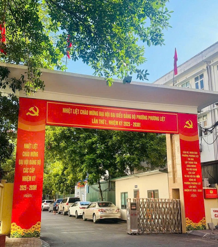 PHƯỜNG PHƯƠNG LIỆT TÍCH CỰC TUYÊN TRUYỀN TẠO KHÔNG KHÍ TƯNG BỪNG, PHẤN KHỞI CHÀO MỪNG ĐẠI HỘI ĐẠI BIỂU ĐẢNG BỘ PHƯỜNG LẦN THỨ NHẤT VÀ HƯỚNG TỚI ĐẠI HỘI ĐẢNG CÁC CẤP, NHIỆM KỲ 2025-2030- Ảnh 6.