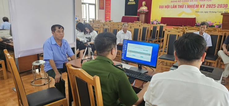 CÔNG AN XÃ THIÊN LỘC TRIỂN KHAI CẤP ĐỔI THẺ ĐẢNG VIÊN THEO QUY ĐỊNH MỚI.- Ảnh 2.