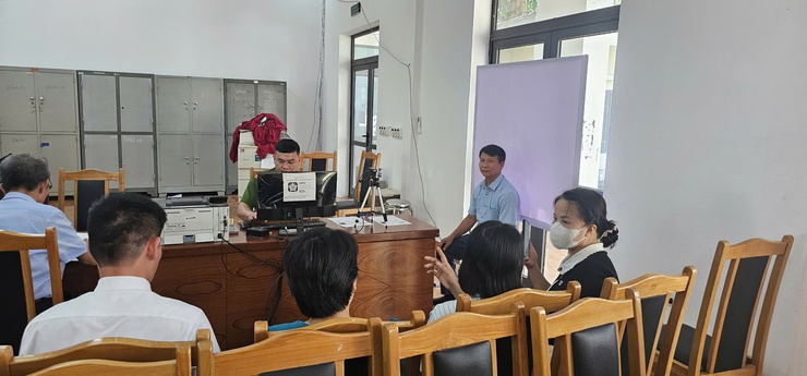 CÔNG AN XÃ THIÊN LỘC TRIỂN KHAI CẤP ĐỔI THẺ ĐẢNG VIÊN THEO QUY ĐỊNH MỚI.- Ảnh 5.