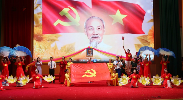 "Dưới Cờ Đảng Quang Vinh – Quê Hương Rạng Rỡ Tương Lai": Dấu Ấn Văn Hóa Mới Từ Quốc Oai- Ảnh 8.