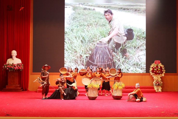 "Dưới Cờ Đảng Quang Vinh – Quê Hương Rạng Rỡ Tương Lai": Dấu Ấn Văn Hóa Mới Từ Quốc Oai- Ảnh 17.