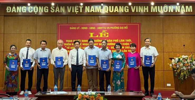 PHƯỜNG ĐẠI MỖ TỔ CHỨC TRAO QUYẾT ĐỊNH CHỈ ĐỊNH, CÔNG NHẬN LẠI TỔ TRƯỞNG TỔ DÂN PHỐ VÀ PHÁT ĐỘNG CUỘC THI “TỔ DÂN PHỐ SÁNG - XANH - SẠCH - ĐẸP” NĂM 2025- Ảnh 3.