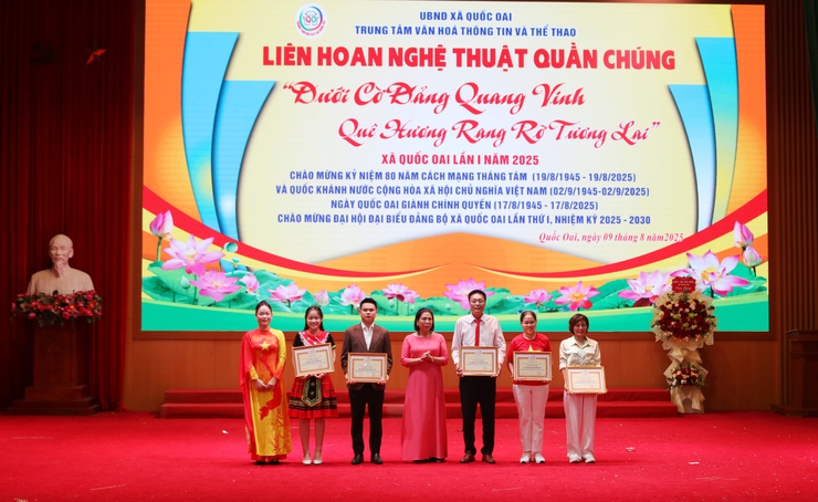 "Dưới Cờ Đảng Quang Vinh – Quê Hương Rạng Rỡ Tương Lai": Dấu Ấn Văn Hóa Mới Từ Quốc Oai- Ảnh 34.