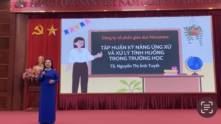 Xã Phúc Thọ tập huấn "Kỹ năng ứng xử, xử lý tình huống và ứng dụng AI trong trường học"- Ảnh 6.
