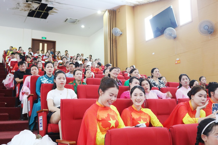 "Dưới Cờ Đảng Quang Vinh – Quê Hương Rạng Rỡ Tương Lai": Dấu Ấn Văn Hóa Mới Từ Quốc Oai- Ảnh 5.