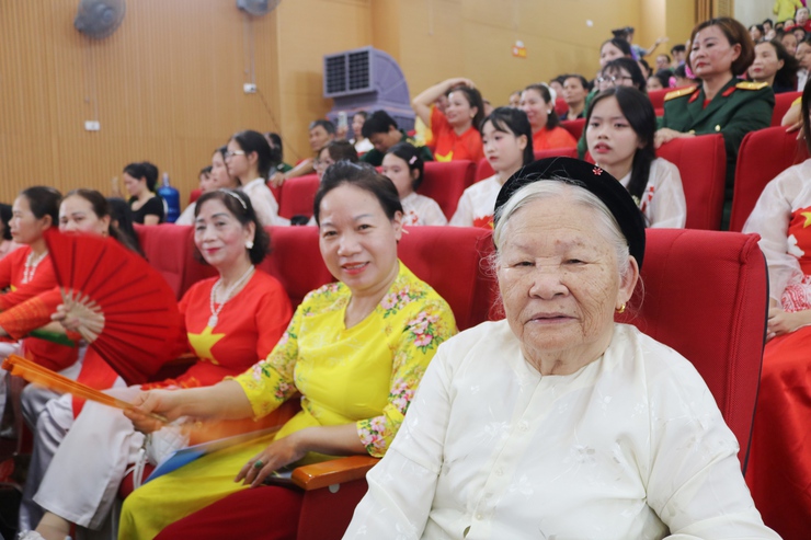 "Dưới Cờ Đảng Quang Vinh – Quê Hương Rạng Rỡ Tương Lai": Dấu Ấn Văn Hóa Mới Từ Quốc Oai- Ảnh 6.