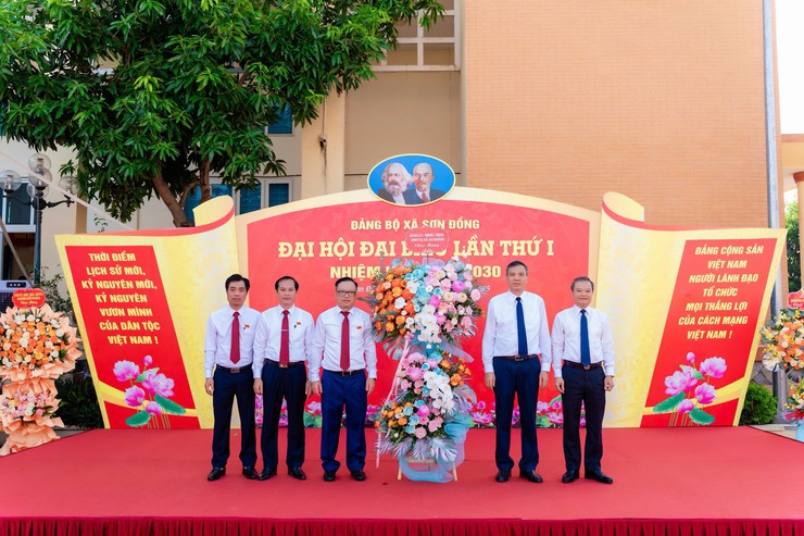 Đại hội Đại biểu Đảng bộ xã Sơn Đồng lần thứ I - Khởi đầu cho một nhiệm kỳ đổi mới mạnh mẽ, phát triển bền vững, tạo ra nhiều đột phá mới- Ảnh 3.