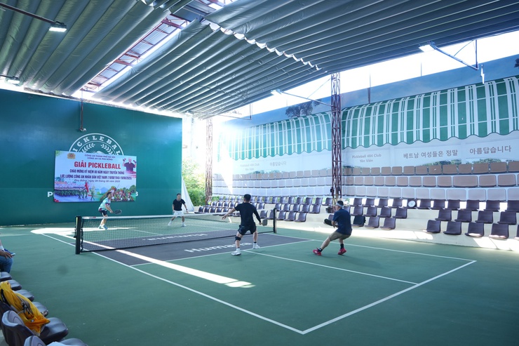 Công an xã Phù Đổng tổ chức giải Pickleball chào mừng kỷ niệm 80 năm ngày truyền thống CAND và 20 năm ngày hội toàn dân bảo vệ ANTQ- Ảnh 5.
