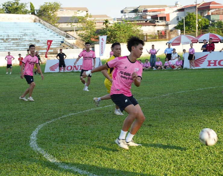 Chung kết, bế mạc và trao giải bóng đá tranh Cup Dung Vượng 2025.- Ảnh 3.
