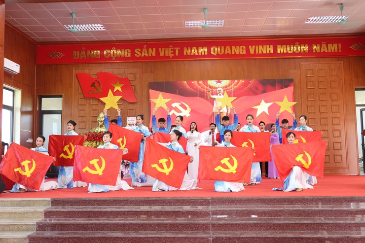 Lễ công bố quyết định thành lập Chi hội Cựu Công an nhân dân xã Bất Bạt và Kỷ niệm 80 năm ngày truyền thống lực lượng Công an nhân dân (19/8/1945 - 19/8/2025)- Ảnh 12.