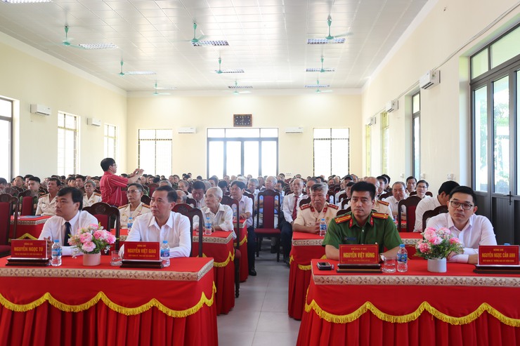 Lễ công bố quyết định thành lập Chi hội Cựu Công an nhân dân xã Bất Bạt và Kỷ niệm 80 năm ngày truyền thống lực lượng Công an nhân dân (19/8/1945 - 19/8/2025)- Ảnh 2.