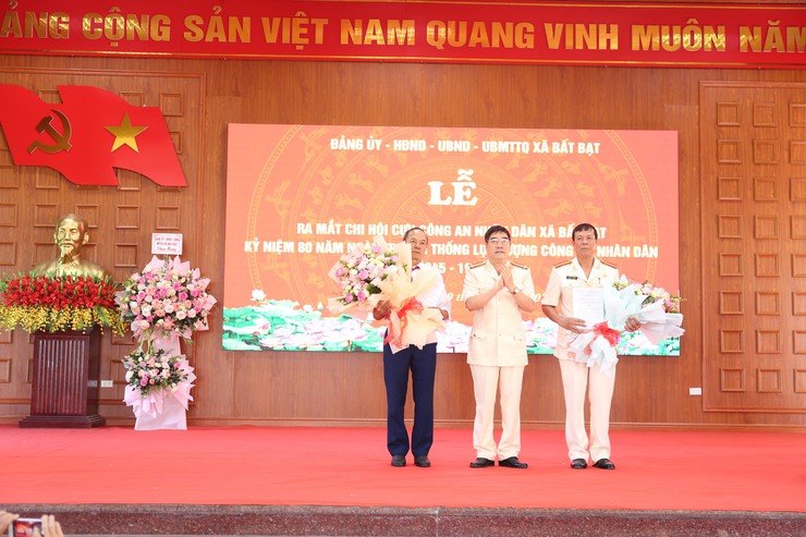 Lễ công bố quyết định thành lập Chi hội Cựu Công an nhân dân xã Bất Bạt và Kỷ niệm 80 năm ngày truyền thống lực lượng Công an nhân dân (19/8/1945 - 19/8/2025)- Ảnh 3.