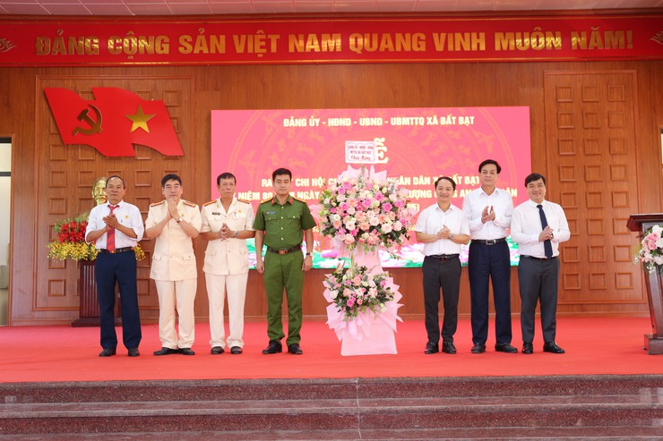 Lễ công bố quyết định thành lập Chi hội Cựu Công an nhân dân xã Bất Bạt và Kỷ niệm 80 năm ngày truyền thống lực lượng Công an nhân dân (19/8/1945 - 19/8/2025)- Ảnh 8.