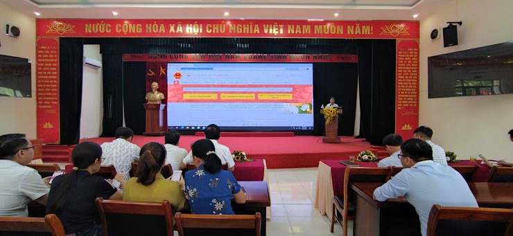 XÃ THIÊN LỘC TRIỂN KHAI LỚP TẬP HUẤN KỸ NĂNG SỐ CHO TỔ CHUYỂN ĐỔI SỐ CỘNG ĐỒNG, THANH NIÊN, SINH VIÊN, TÌNH NGUYỆN VIÊN- Ảnh 3.