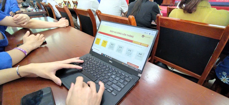 XÃ THIÊN LỘC TRIỂN KHAI LỚP TẬP HUẤN KỸ NĂNG SỐ CHO TỔ CHUYỂN ĐỔI SỐ CỘNG ĐỒNG, THANH NIÊN, SINH VIÊN, TÌNH NGUYỆN VIÊN- Ảnh 7.