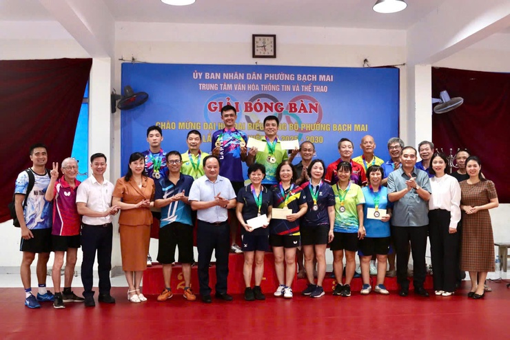 SÔI NỔI GIẢI BÓNG BÀN CHÀO MỪNG ĐẠI HỘI ĐẠI BIỂU ĐẢNG BỘ PHƯỜNG BẠCH MAI LẦN THỨ I, NHIỆM KỲ 2025 - 2030- Ảnh 3.