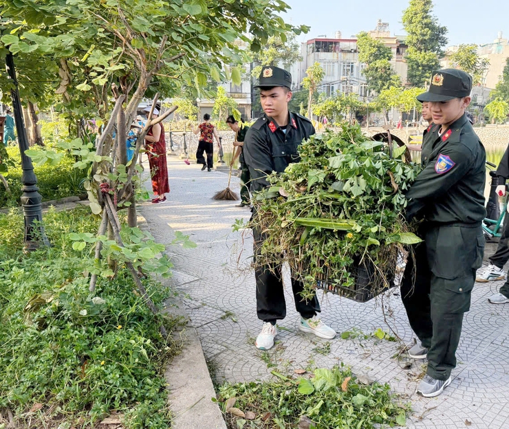 PHƯỜNG VĨNH HƯNG TIẾP TỤC RA QUÂN VỆ SINH MÔI TRƯỜNG HƯỞNG ỨNG PHONG TRÀO “SÁNG – XANH – SẠCH – ĐẸP”- Ảnh 8.