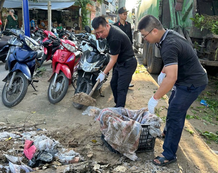 PHƯỜNG VĨNH HƯNG TIẾP TỤC RA QUÂN VỆ SINH MÔI TRƯỜNG HƯỞNG ỨNG PHONG TRÀO “SÁNG – XANH – SẠCH – ĐẸP”- Ảnh 9.
